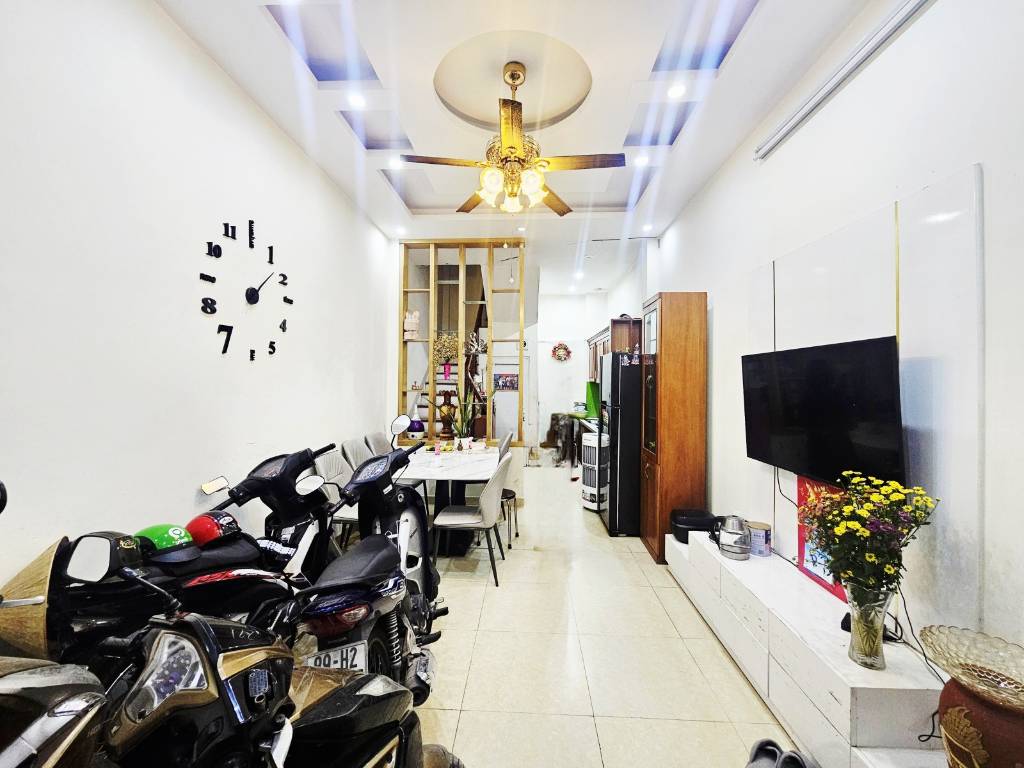 HIẾM, BÁN NHÀ CẦU GIẤY, 10M RA Ô TÔ, 35M² 6 TẦNG, 4 NGỦ, NHÀ ĐẸP Ở NGAY