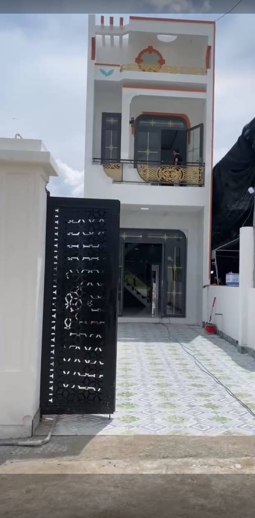 Bán nhà phố Cần Đước, Long An, giá tốt, sổ hồng riêng, gần khu công nghiệp, xây dựng tự do