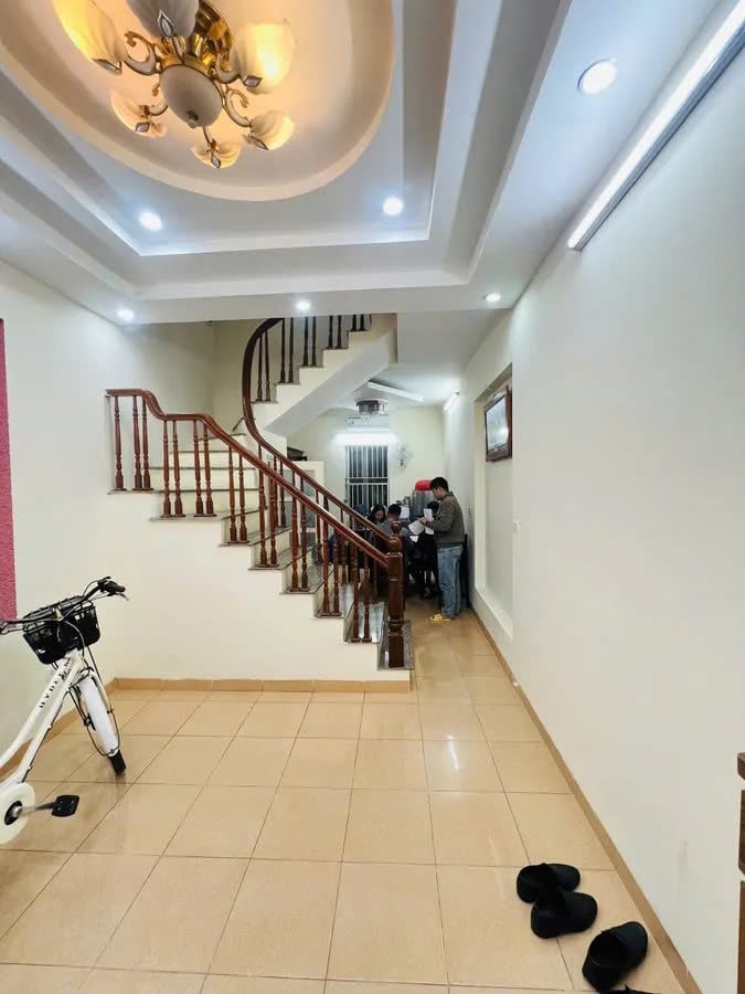 ⚡️: 🚪MẶT TIỀN 4M - NGÕ THÔNG RỘNG NÔNG - 4 TẦNG HÀNG CHẤT 🌟 Bán nhà Đống Đa