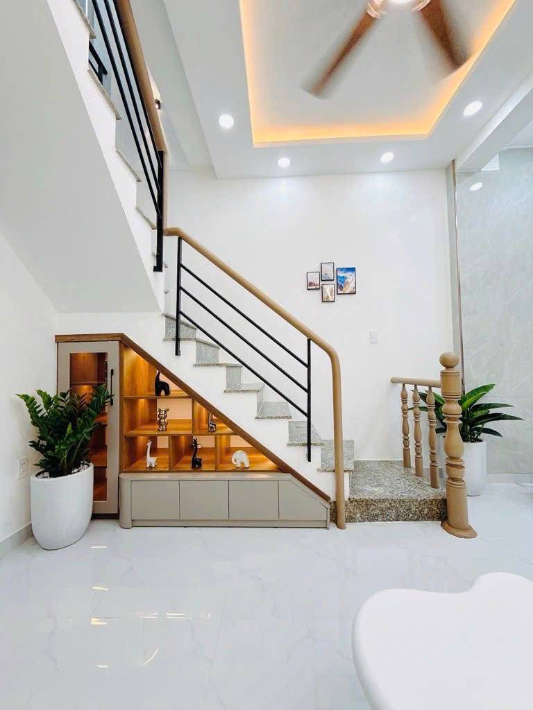 BÁN NHÀ NGUYỄN THƯỢNG HIỀN, BÌNH THẠNH, 3 TẦNG, 2PN 2WC, FULL NỘI THẤT