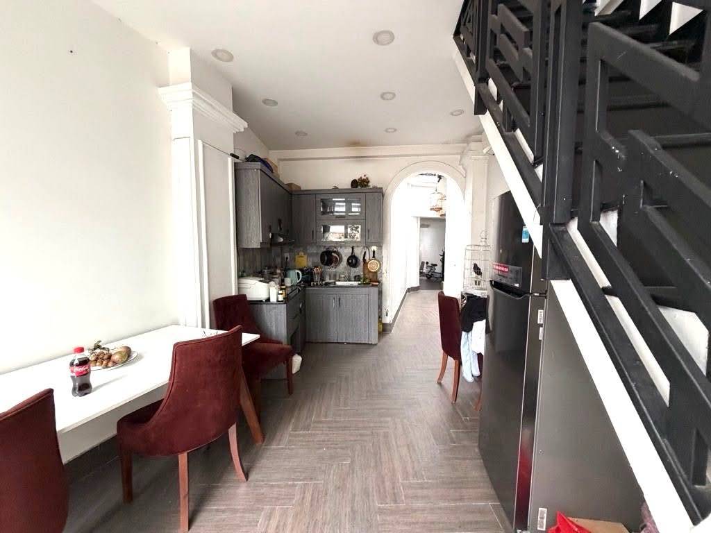 Bán nhà hẻm xe hơi Phạm Văn Đồng, Gò Vấp, gần ĐHCN4, 104m², 3 tầng , 7.75 tỷ TL