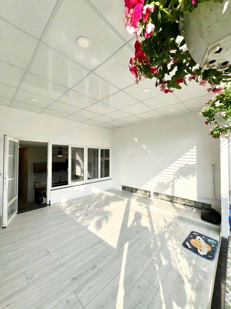 BÁN CĂN HỘ BÌNH THẠNH, GẦN 80M2 HXH, CÓ SÂN THƯỢNG, 2PN 2WC, FULL NỘI THẤT, SIÊU VIP CHỈ 3,5 TỶ