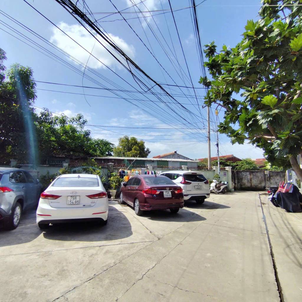 Bán nhà cũ 90,4m2 hẻm ô tô Tuệ Tĩnh, cách biển 700m. Khu phố tây trung tâm Nha Trang