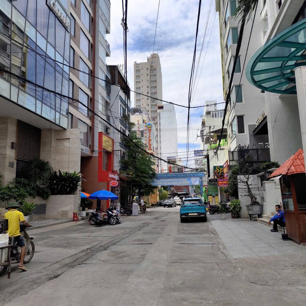 Bán nhà 89,5m2 Quân Trấn, Hùng Vương - khu phố tây trung tâm Nha Trang. Gần biển