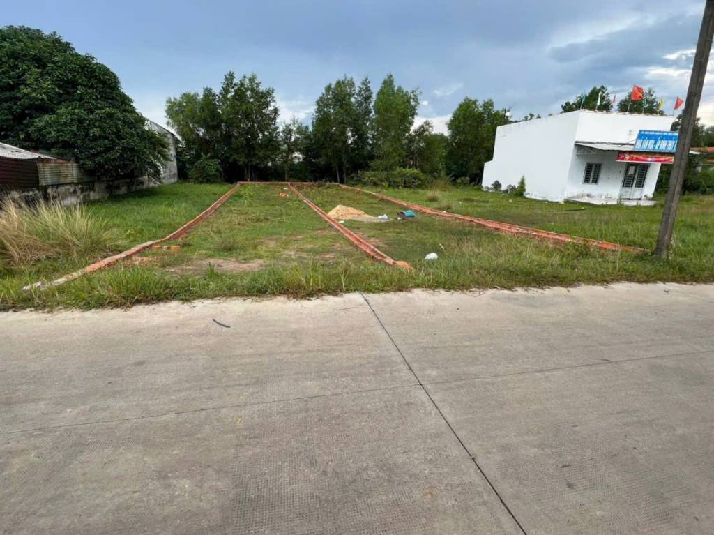 Bán đất thổ cư 1/ tl823D , xã Đức Hòa Đông dt 160m2 giá 1,45 tỷ