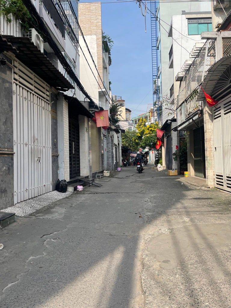 BÁN NHÀ QUẬN 7, 4 TẦNG XÂY Ở TỪ MÓNG BAO CHẮC, HẺM 6M OTO VI VU ĐỖ CỬA, 52M2 GIÁ 8,2 TỶ