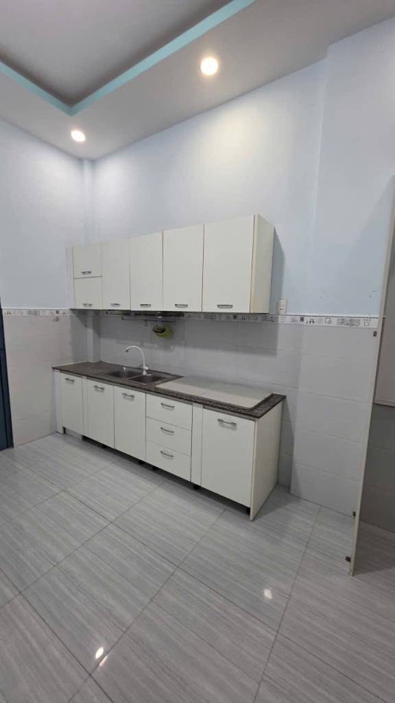 Chủ gửi bán nhà Xuân Thới Sơn, Hóc Môn giá 2 tỷ 6 TL. Nhà đẹp, 1 trệt 1 lầu (4m x 15)