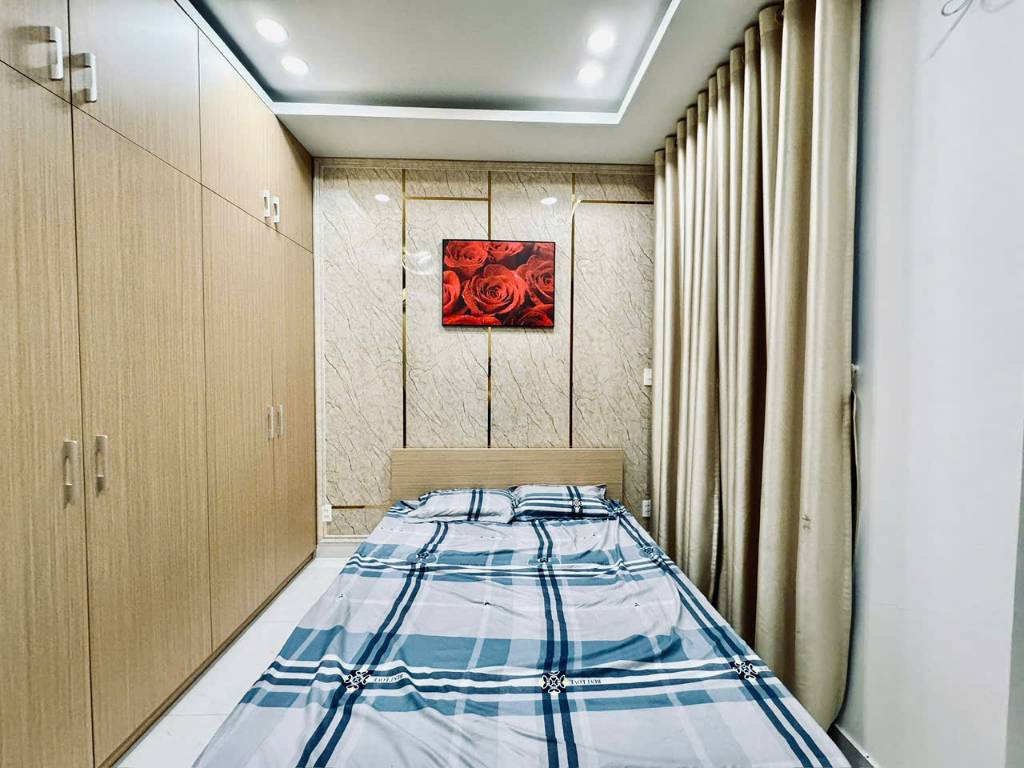 Giảm giá, bán gấp nhà Quận 12, nhà đúc 4 tấm, giá 5 tỷ 650 TL