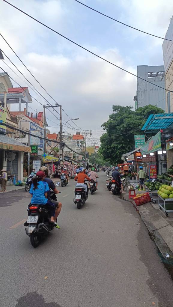 Bán nhà mặt tiền đường Nguyễn Thị Tràng, ngay chợ Giản Dân, 1 trệt 1 lầu, giá 6 tỷ 8 TL