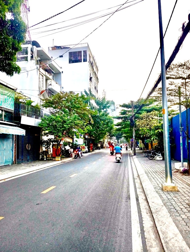 Bán đất mặt tiền Võ Thị Đặng, Tân Phú, tặng nhà cấp 4, đường nhựa 12m, sổ vuông A4, giá 14,6 tỷ