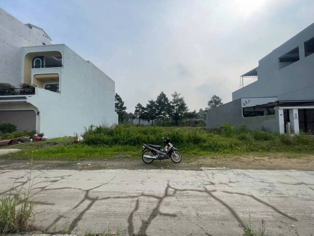 Bán nền thổ cư đường số 10, khu dân cư 135, thị trấn Bến Lức dt 132m2 giá 3,3 tỷ