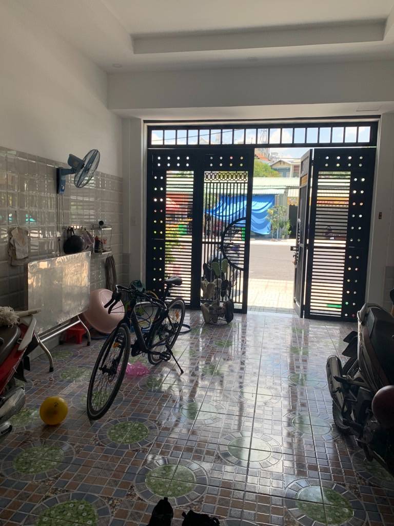 BÁN NHÀ MẶT TIỀN HUỲNH THI ĐỒNG, ĐƯỜNG RỘNG 20M CÓ VỈA HÈ, NHÀ 4 TẦNG, ÔTÔ ĐẬU TRONG NHÀ , 9.7 TỶ