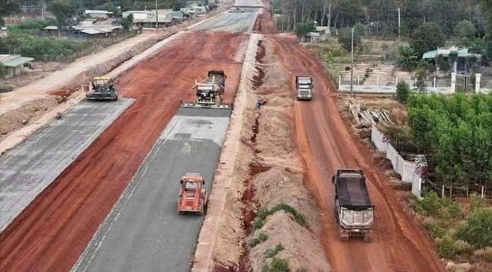 Bán đất ngay KCN Becamex, Chơn Thành, 200m2, chỉ 400tr, mặt tiền đường mở rộng 32m, sổ sẵn