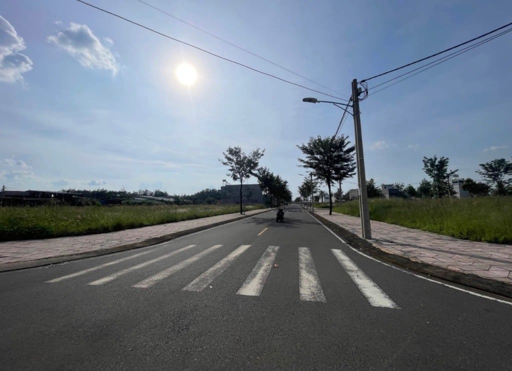 Bán đất nền ngay KCN Becamex, cơ hội vàng đầu tư, diện tích 300m2, sổ sẵn, giá rẻ 1tr/m2