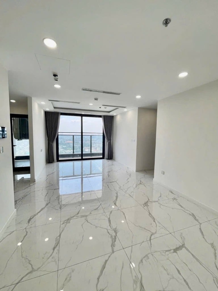Bán gấp căn hộ chung cư Sunshine Sky City, 4pn 1 kho, 3wc, rộng 132m2