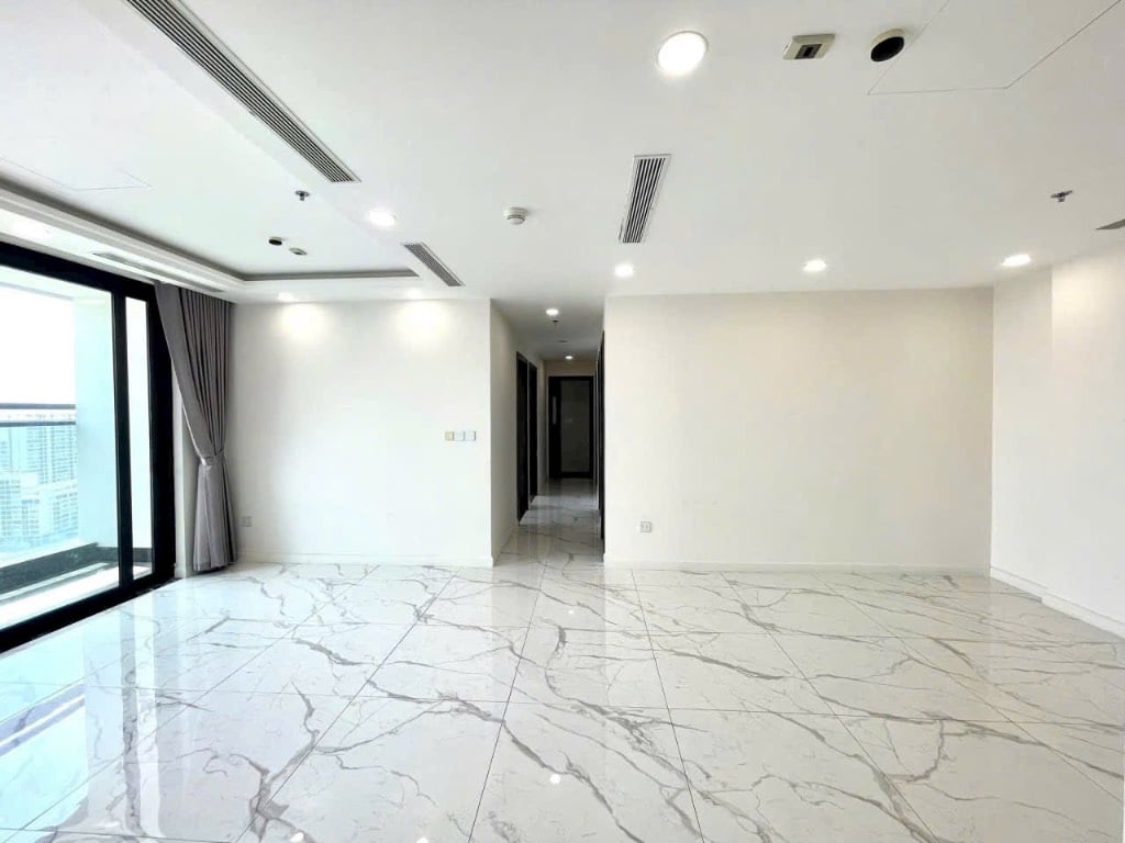 Bán gấp căn hộ chung cư Sunshine Sky City, 4pn 1 kho, 3wc, rộng 132m2