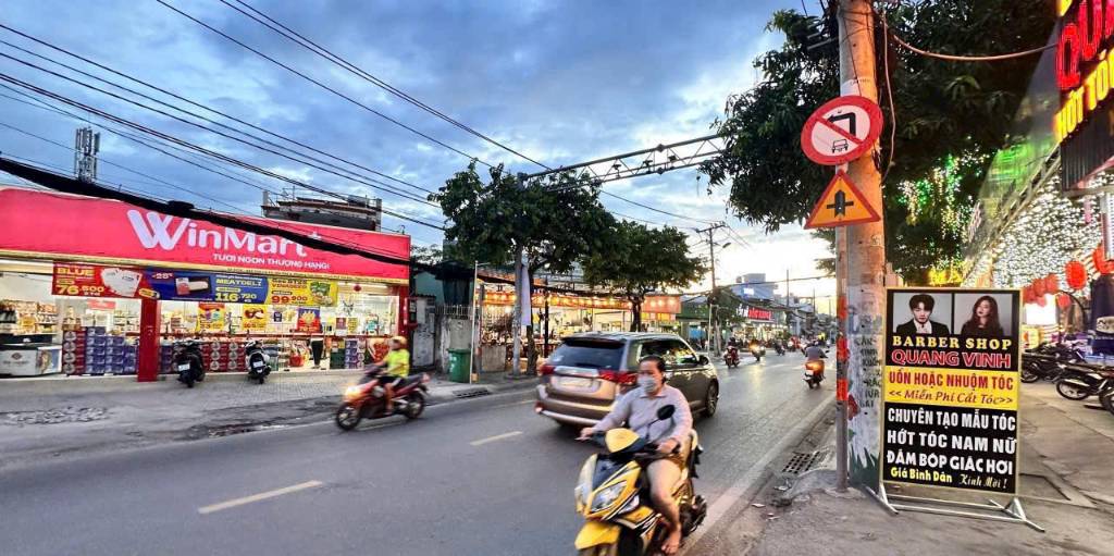 Bán nhà góc 2MT Tô Ngọc Vân, sầm uất, 300m2 ngang 12m, đang cho thuê 20tr/tháng, giá 17.5 tỷ TL