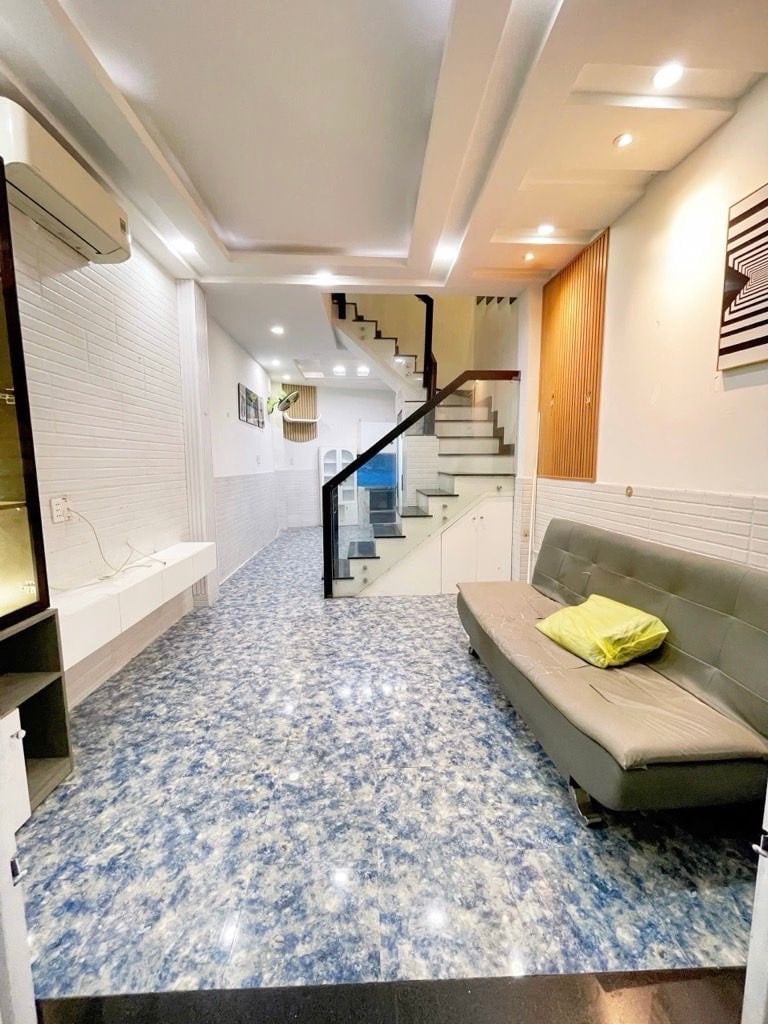 BÁN NHÀ PHAN VĂN TRỊ - 36M2(3,6x10) - 5PN 3WC - 4 TẦNG BTCT - 6,8 TỶ