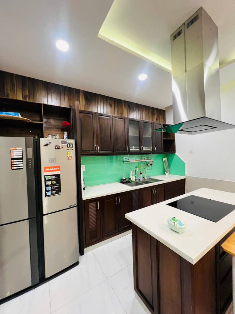 Bán nhà Melosa Khang Điền, DT 5m x 17m, nội thất gỗ tự nhiên, 3 tầng 4 phòng ngủ, chỉ nhỉnh 9 tỷ