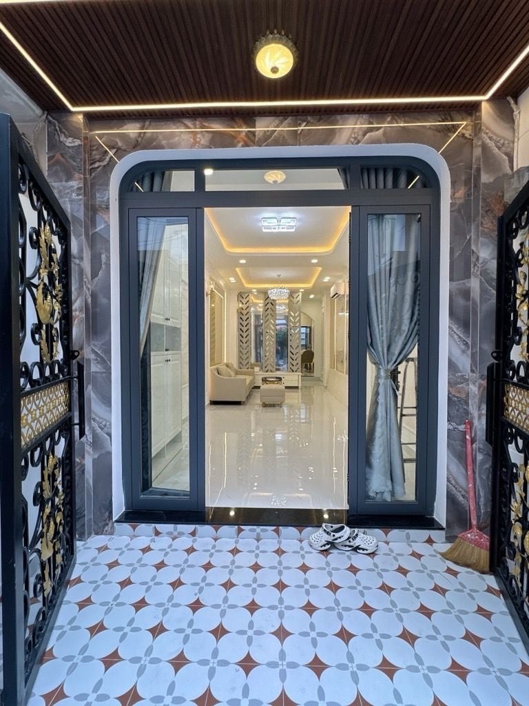 Bán Nhà Phan Xích Long - 50m2(3.25/3.35 x 15.2) - HXH - 4 Tầng BTCT