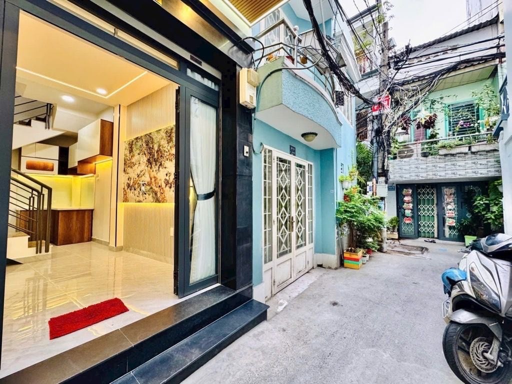 BÁN NHÀ PHÙNG VĂN CUNG - 3PN - 4 TẦNG BTCT - 2.7 x 6 - 4.6 TỶ