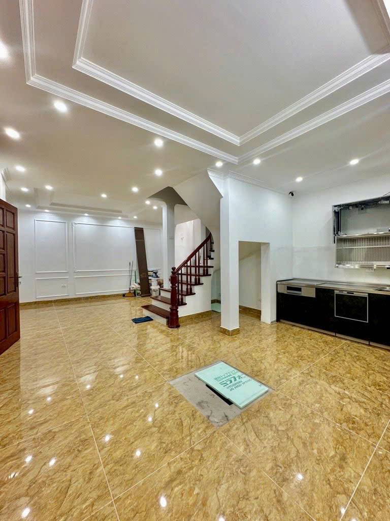 Bán Nhà Phố Trần Khát Chân, gần Phố Huế - 55m2 x 5 Tầng 6 Ngủ, 30m ra mặt phố - Sổ vuông