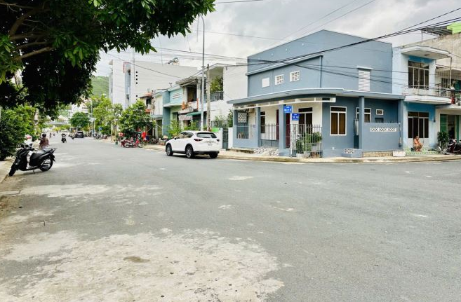 Bán nhà mặt tiền Đặng Huy Trứ, gần biển Nha Trang, vị trí kinh doanh, mặt tiền 5,5m