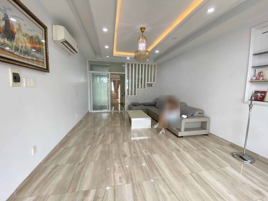 Bán nhà mặt tiền đường số 10 KDC Bình Hưng, liền kề Quận 8, nhà đẹp có hầm xe hơi, mt đường 20m