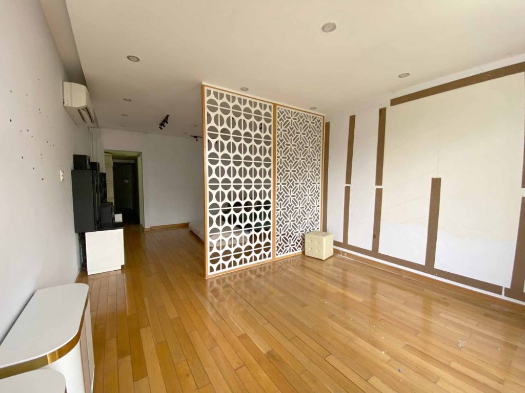 Bán nhà mặt tiền đường số 10 KDC Bình Hưng, liền kề Quận 8, nhà đẹp có hầm xe hơi, mt đường 20m