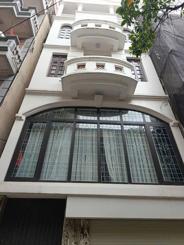 Bán nhà Lạc Long Quân, khu phân lô, ô tô tránh, 5 tầng, mt 5.1m, 51m2, giá 15.2 tỷ