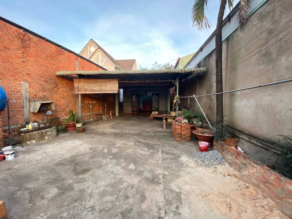 Cần bán nhà cấp 4 mặt tiền đường Nguyễn Văn Thành (ĐT741)