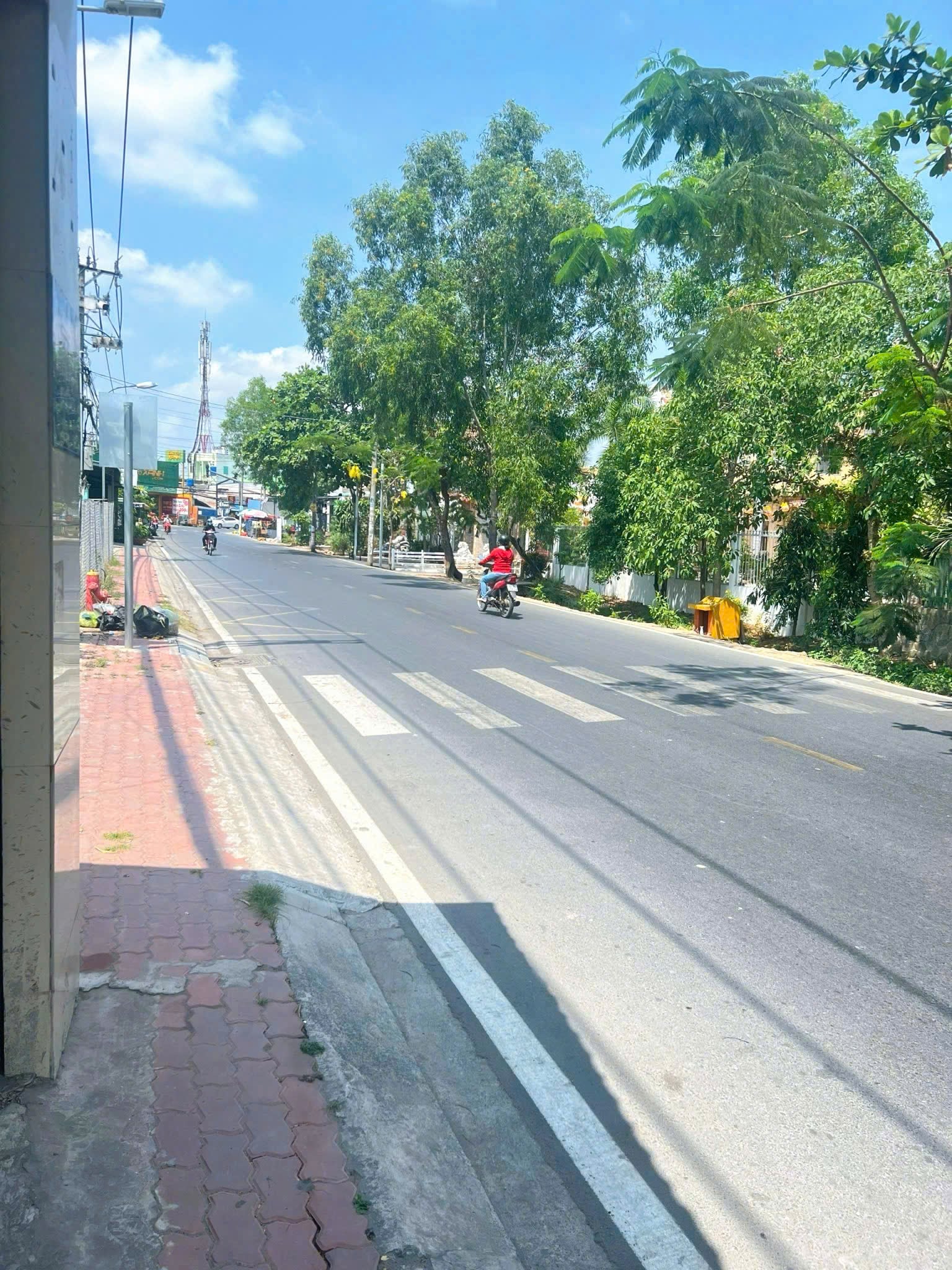 CẦN BÁN 132M2 NHÀ CẤP 4 MT ĐƯỜNG HƯƠNG LỘ 11