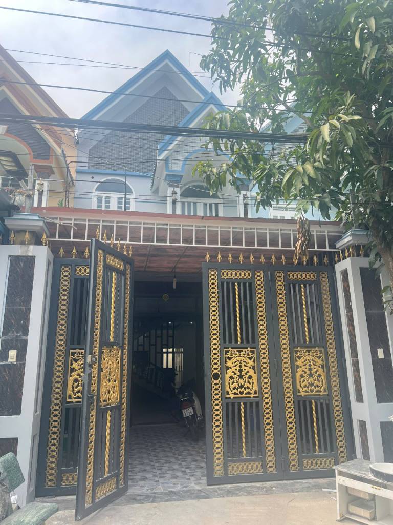 Bán nhà thị trấn Đức Hòa, Long An, nhà lầu mái thái, 5x21m, 100% thổ cư