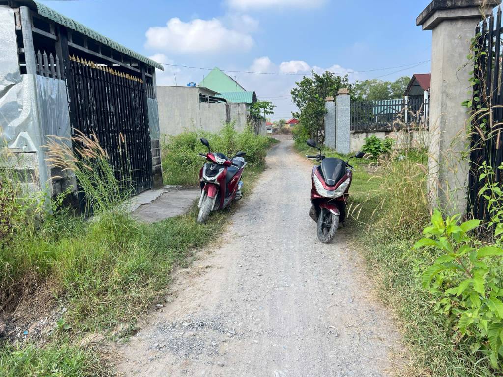 Bán đất Hòa Khánh Đông, Đức Hòa, 697m², full thổ cư, đường xe tải vào tận nơi, 2 tỷ 2