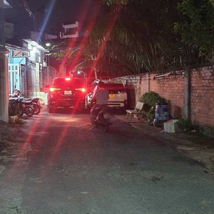 Bán Nhà Đường số 11 Linh Xuân 3PN 66m2 gần TTHC Dĩ An giá chỉ: 3.95 tỷ. Như: 0949213***