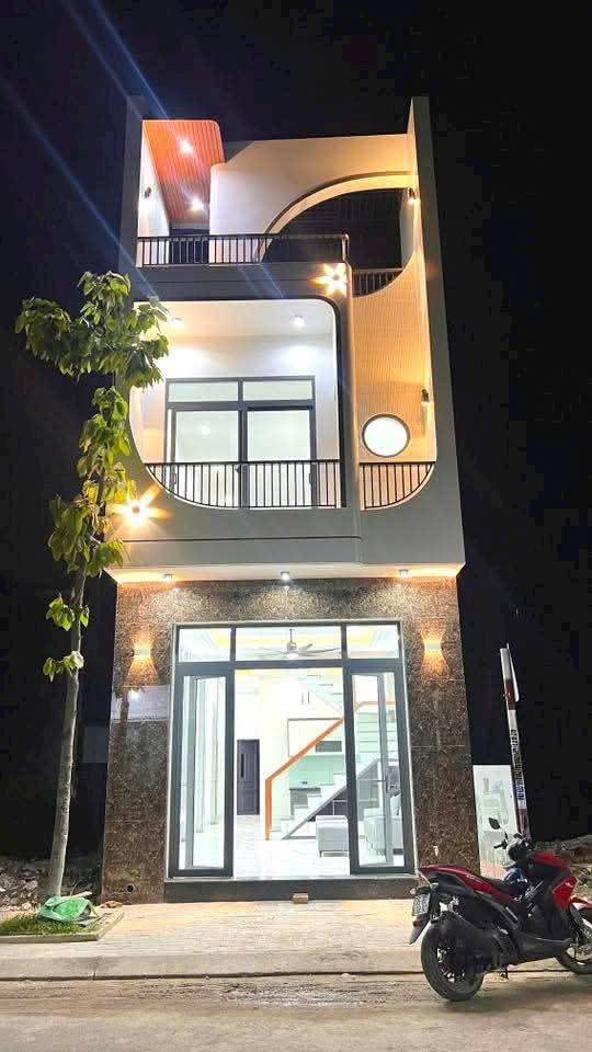 Bán nhà Tân Bình, Vĩnh Cửu, hai lầu, gần chợ Tân Bình, liền kề KDC Lavender, nhà hướng Tây Nam