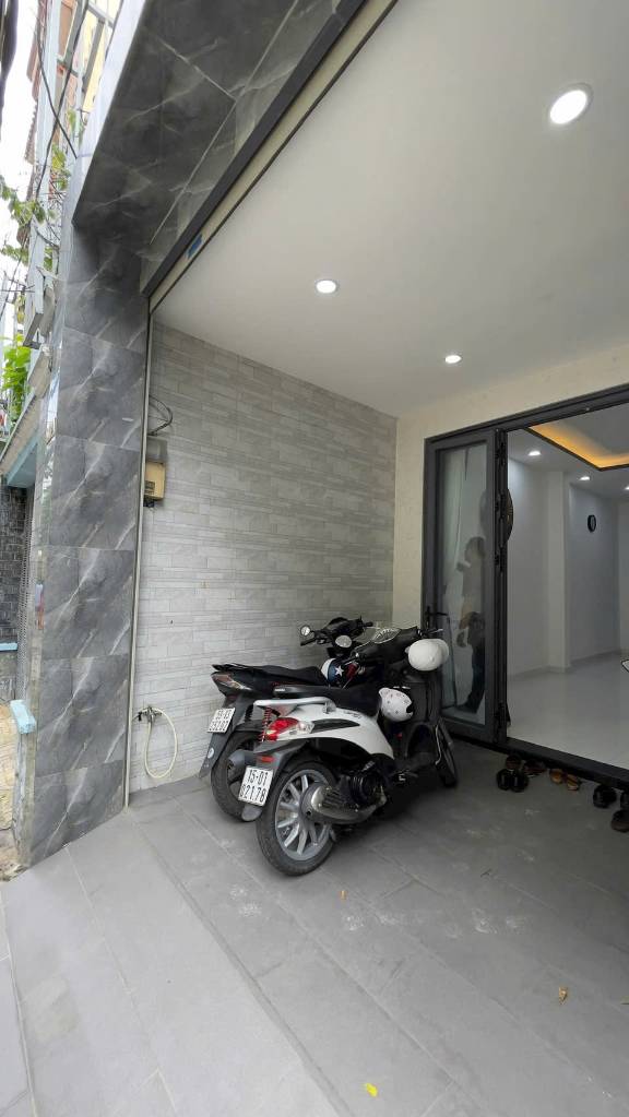 BÁN NHÀ HUỲNH BÁ CHÁNH, BÌNH CHÁNH, 1 TRỆT 2 LẦU, ĐANG CHO THUÊ 10TR/TH, Ở HOẶC ĐẦU TƯ ĐỀU TỐT