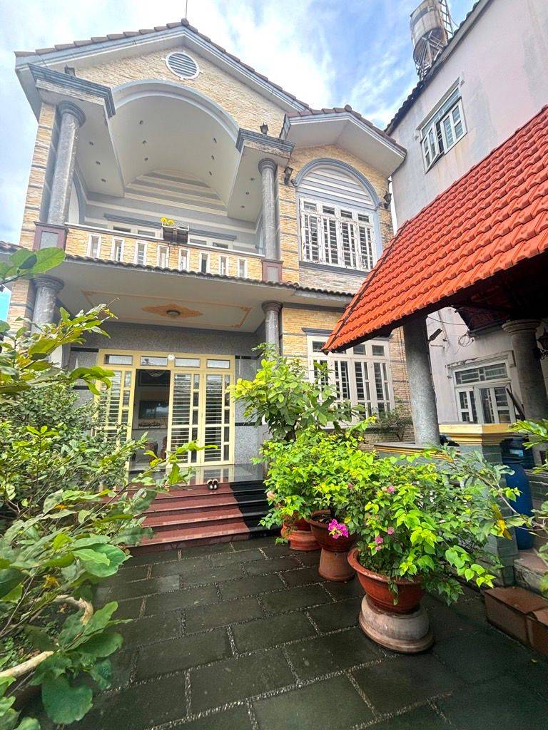 BÁN NHÀ LINH TÂY THỦ ĐỨC, DT KHỦNG 200M2, NGANG 9M, XE HƠI NGỦ TRONG NHÀ, NỞ HẬU