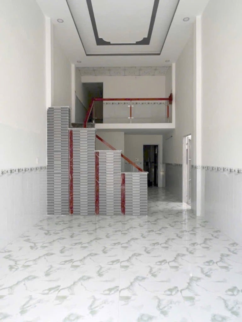 Chủ ngộp bán cặp trọ 300m2 giá 980Tr, ngay KCN Mỹ Phước, sát chợ, đang cho thuê 18Tr/Tháng. Sổ sẵn.