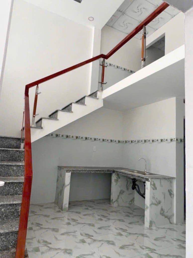 Chủ ngộp bán cặp trọ 300m2 giá 980Tr, ngay KCN Mỹ Phước, sát chợ, đang cho thuê 18Tr/Tháng. Sổ sẵn.