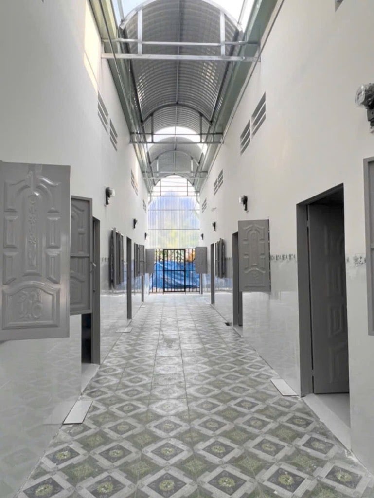 Bán dãy trọ Thới Hòa, ngay KCN Mỹ Phước, 300m2, sát chợ, HĐT 18tr/tháng, sổ sẵn, giá 980tr