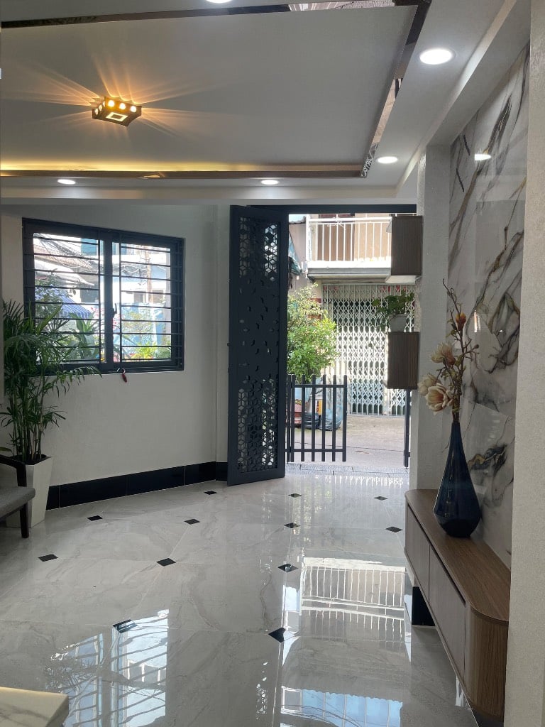 BÁN NHÀ SÁT ĐƯỜNG 3 THÁNG 2, QUẬN 11, LÔ GÓC, HẺM XE HƠI 5M THÔNG