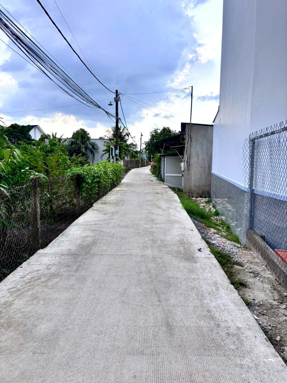 CẦN BÁN 137M2 NHÀ 1 TẤM HẺM THÔNG XE HƠI TẬN NHÀ