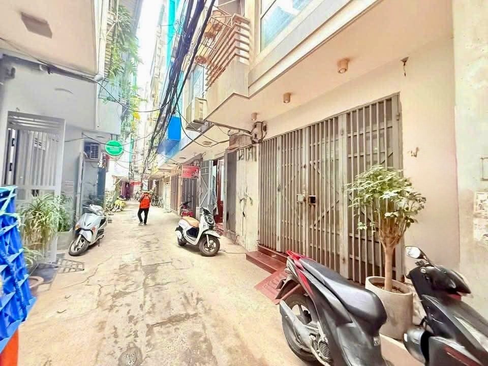 Bán nhà Nguyễn Văn Huyên, Cầu Giấy, 53m2 - 5 tầng - 6 ngủ - Ngõ rộng thoáng - 13.8 tỷ