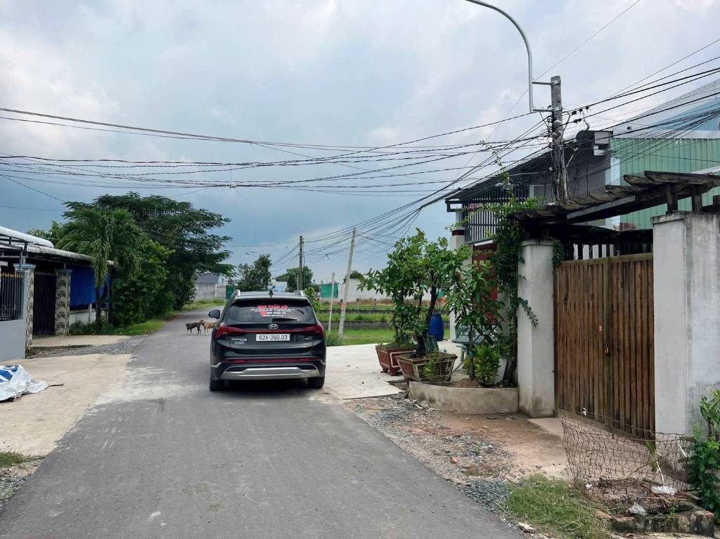 Bán gấp nhà Thị Trấn Đức Hòa 120m2 nhà cấp 4 - 1 tỷ 950 tl chính chủ