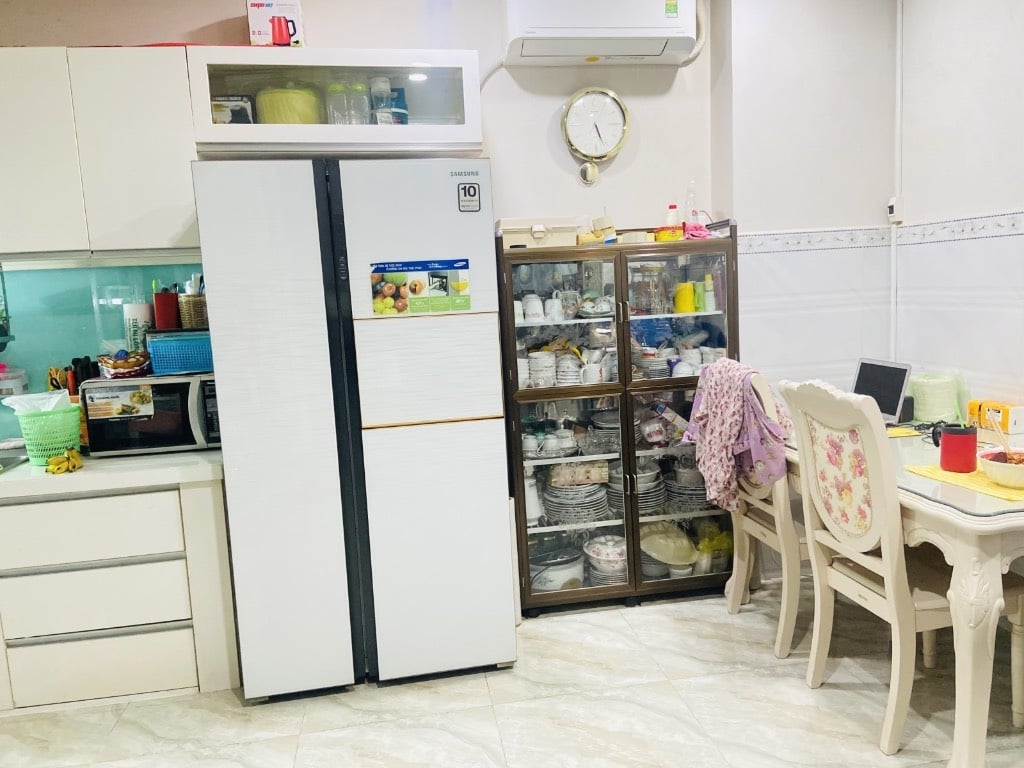 BÁN NHÀ PHƯỜNG 8, QUẬN 10,  8.9 TỶ, NHÀ 2 MẶT TIỀN HẺM, CĂN GÓC THOÁNG, VÀI CĂN RA ĐƯỜNG BÀ HẠT