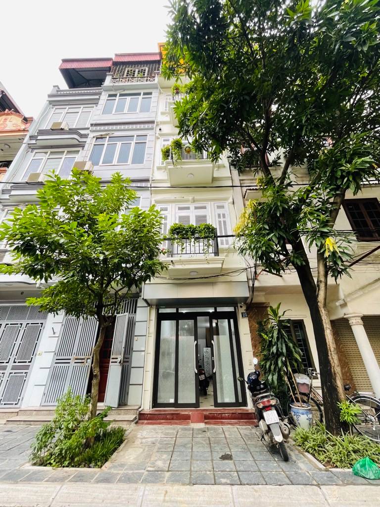 Bán nhà Trần Quang Diệu, vỉa hè ô tô tránh, kd sầm uất, 35m2, giá chào 23,5 tỷ