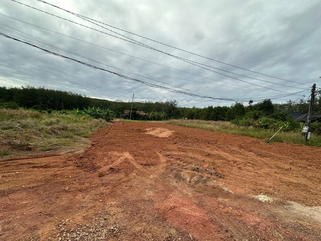 Duy nhất 1 lô đất 1000m2 có 200m2tc ngay trung TP Đồng Xoài - Giá 725 Triệu