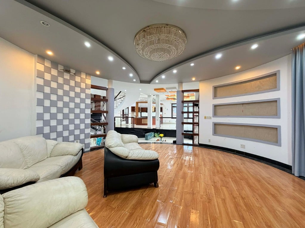 BÁN BIỆT THỰ KDC PHÚ MỸ, QUẬN 7, 1 HẦM, 1 TRỆT 2 LẦU, SÂN THƯỢNG, 478M²