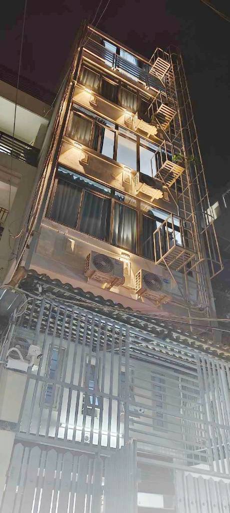 GIẢM SỐC 500 GIÁ MỚI 17.3 TỶ 

BÁN NHÀ CHDV 18 PHÒNG – THANG MÁY – DÒNG TIỀN TRÊN 100TR/THÁNG .